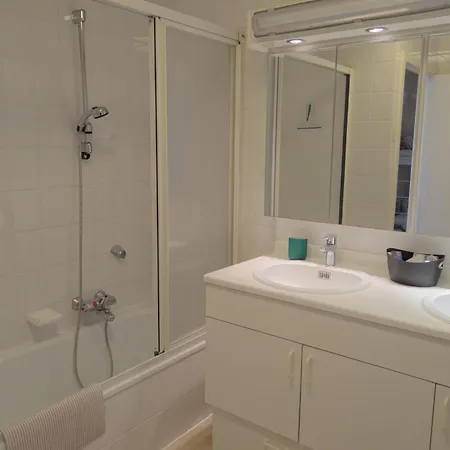 In Near The * نيوبورت